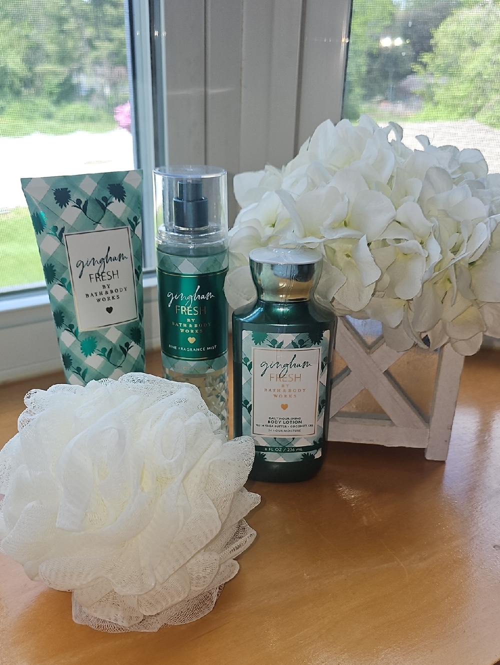 Bath & Body Works  Gingham Fresh Gift Set